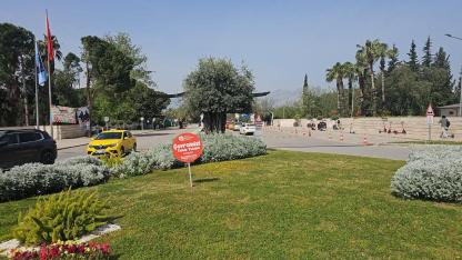 Akdeniz Üniversitesi önünde trafik kazası!