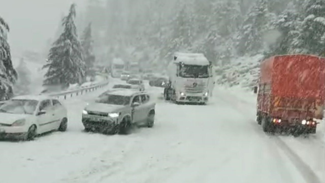 Alacabel’de nisan ayında kar sürprizi