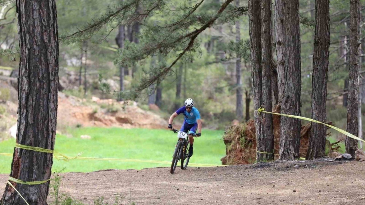 Alanya’da ÜNİLİG bisiklet şampiyonası sona erdi