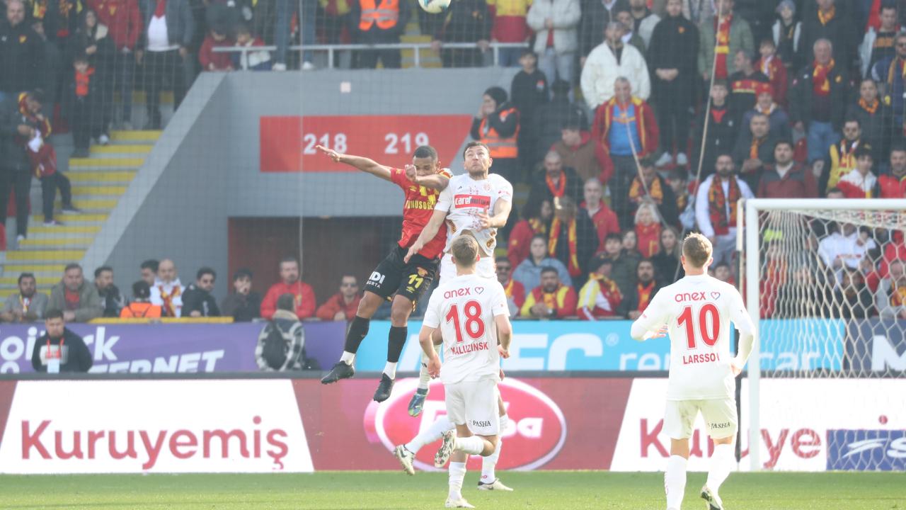 Antalya hayatta kalma derdinde, Göztepe Avrupa peşinde