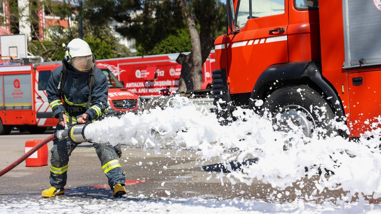 Antalya itfaiyesinin taze kanları göreve hazır