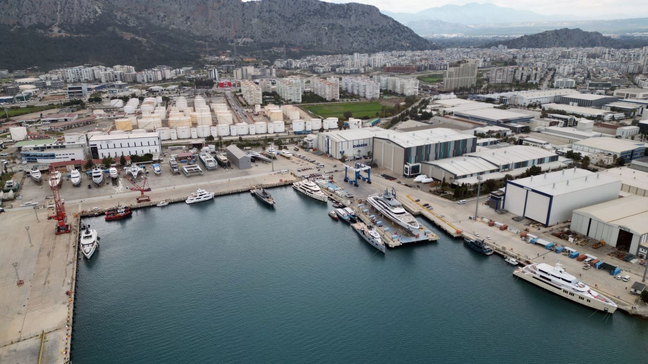 Antalya Serbest Bölge'de ihracatın ithalatı karşılama oranı yüzde 195