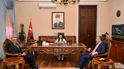 Antalya Valisi Hanım Ömer Çağıran’dan Nazenin Karsavurdan oldu