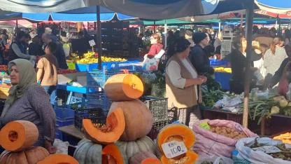 Antalya’da balkabağı tezgahlarda!