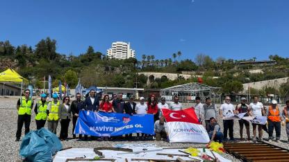 Antalya’da dalgıçlardan anlamlı temizlik: “Denizler bizim geleceğimiz”