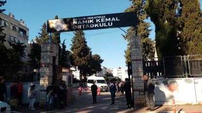 Antalya’da okul girişlerinde sıkı denetim