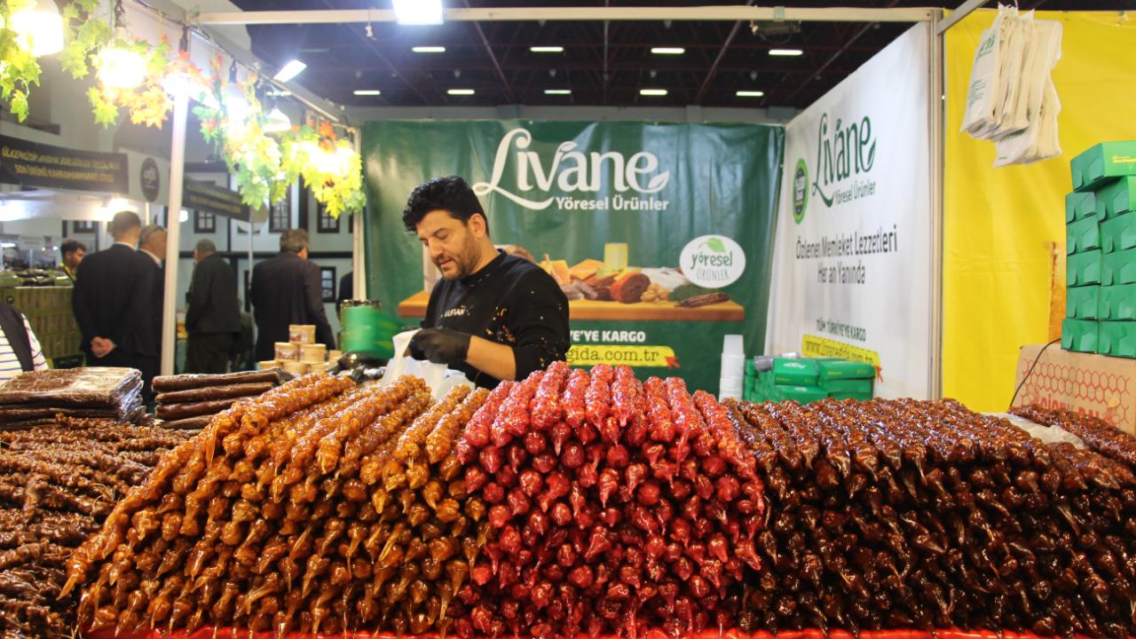 Antalya'da, "Yöresel Ürünler Fuarı" başladı