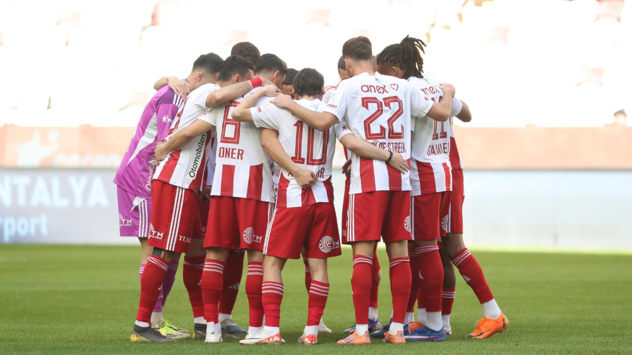 Antalyaspor evinde nefes aldı.