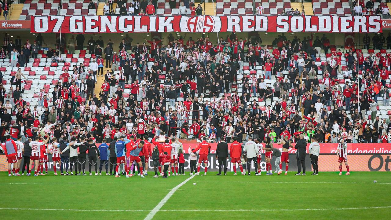 Antalyaspor taraftarından kritik çağrı!