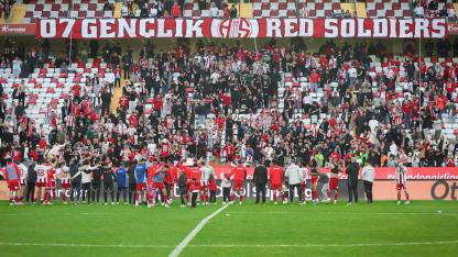 Antalyaspor taraftarından kritik çağrı!