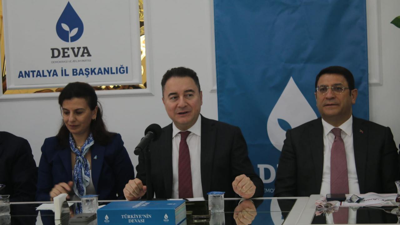 Babacan’dan Antalya’da ekonomi ve tarım vurgulu sert eleştiriler
