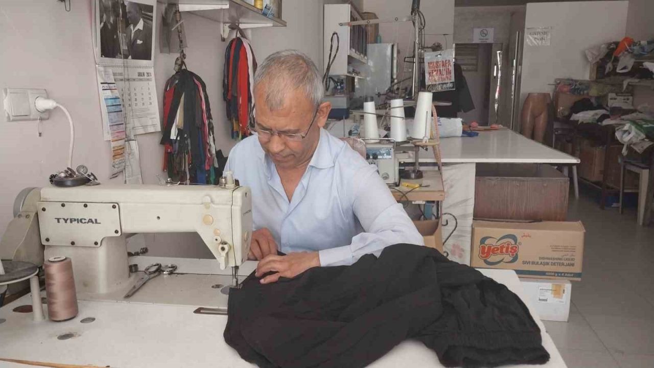 Çırak bulunamayan terzilikte yarım asrı geride bıraktı