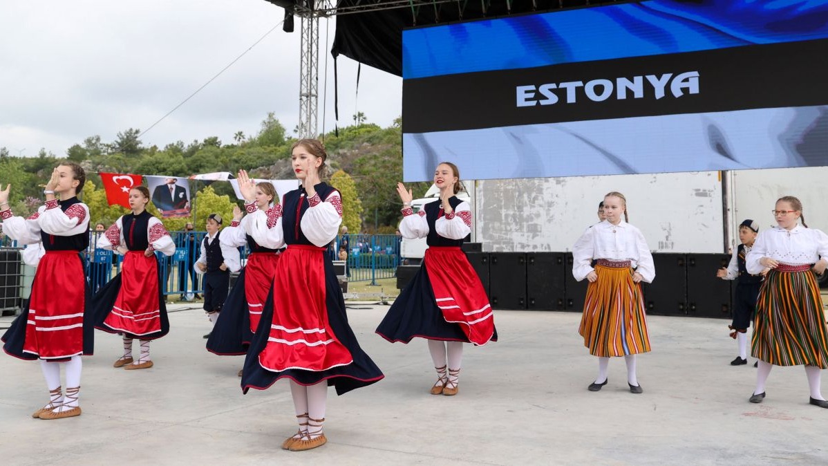 Çocuk Festivali Galası renkli görüntülere sahne oldu