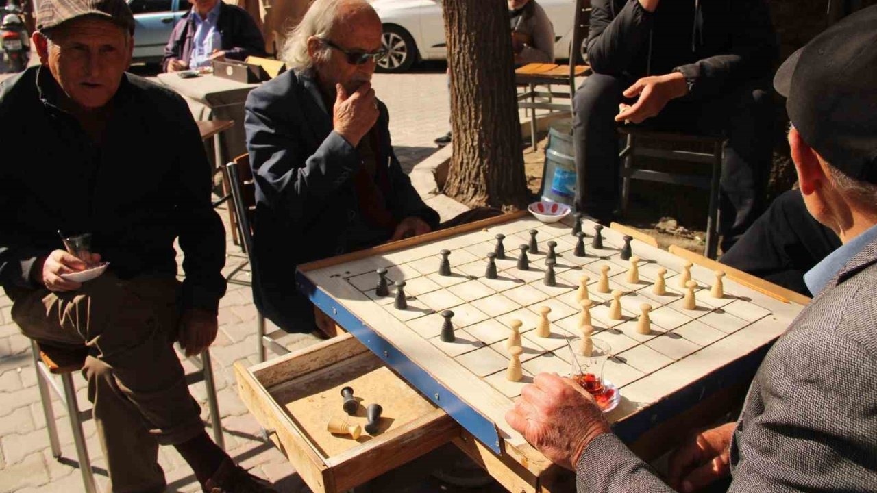 Dama tutkusu teknolojiye direniyor