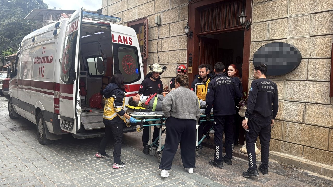 Depoya inmeye çalışırken düşüp yaralandı
