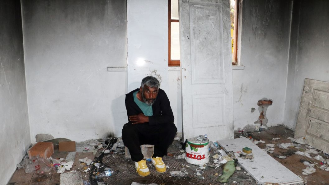 Felç geçiren kamyon şoförü, sokakta yaşam mücadelesi veriyor