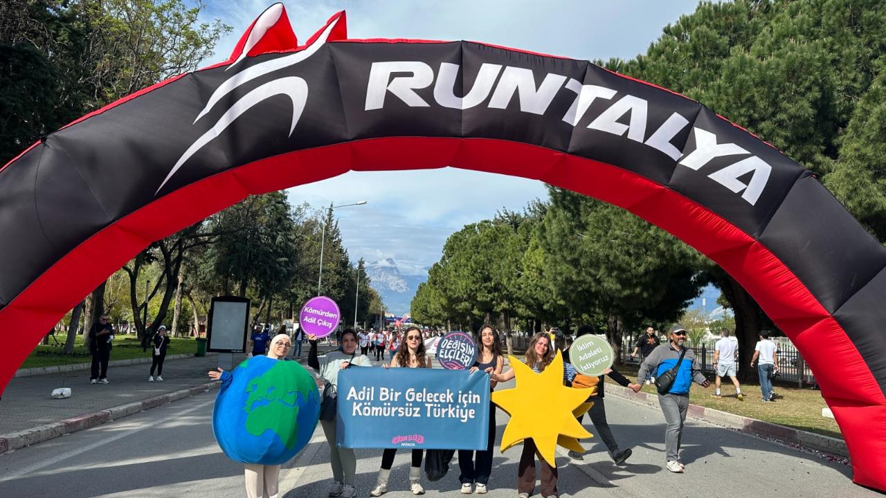 Gençler Runtalya’da “Kömürden Adil Çıkış” İçin Koştu