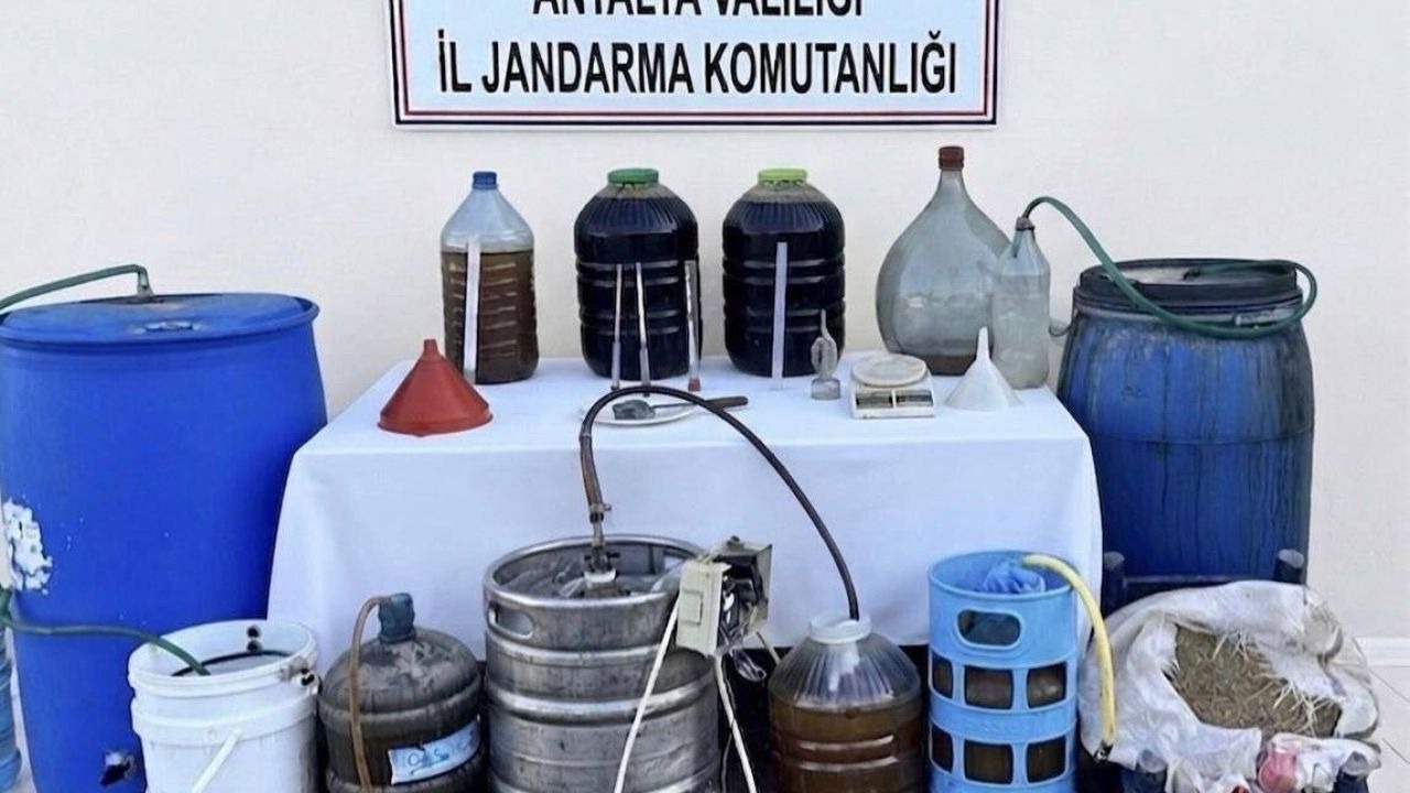 Kumluca’da 800 litre kaçak alkol ele geçirildi