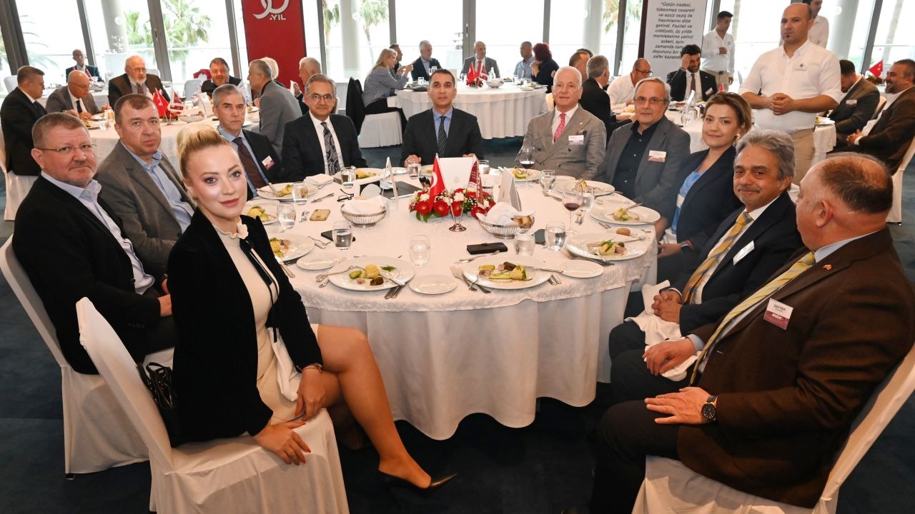 Özbek: Avrupa ile entegrasyon bir tercih değil, geleceğin stratejik kaldıracı