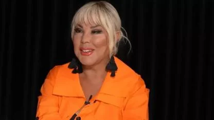 Safiye Soyman'ın yeni görüntüsü çok konuşuldu!