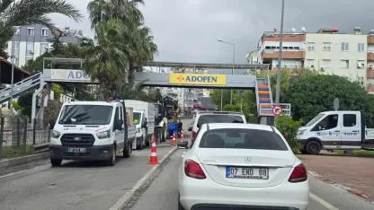 Sürücüler dikkat: Trafik tek şeride düştü!