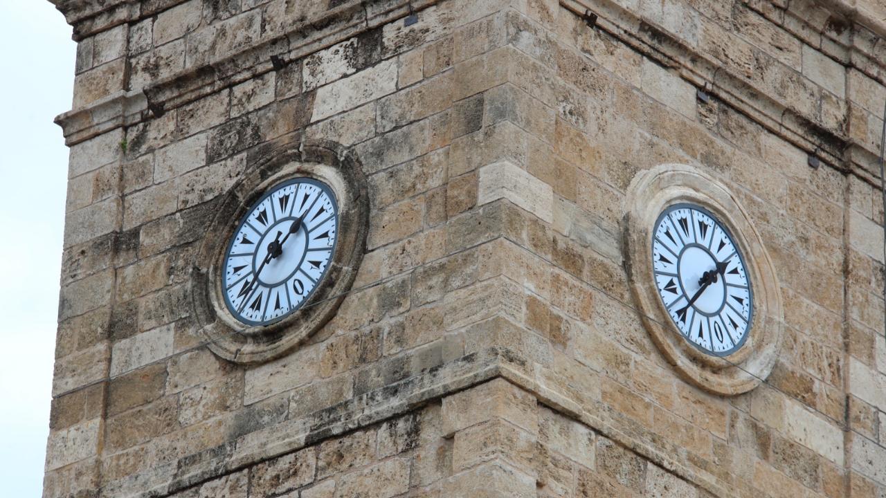 Tarihi Saat Kulesi'nde zaman bir kez daha durdu