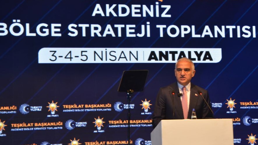 Turizmde rekor üstüne rekor! Antalya'da Bakan Ersoy’dan çarpıcı rakamlar