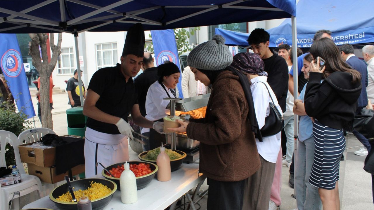 Üniversitede Geleneksel Pilav Günü