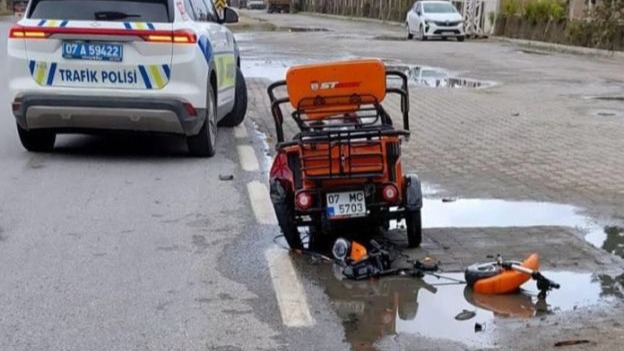 Vinçle çarpışan 3 tekerlekli motosikletin sürücüsü öldü