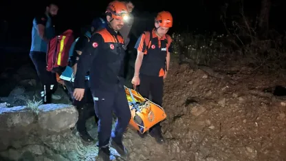 Ayağı kırılıp mahsur kalan kadın, 10 saatte kurtarıldı