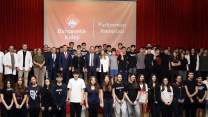 Rektör Özkan'dan lise öğrencileriyle ufuk açıcı sohbet