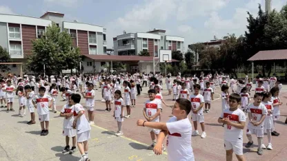 Yüzlerce öğrencinin  "10 numara" davetine Arda Güler’den cevap geldi