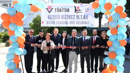 Kemer’de TÜBİTAK 4006 Bilim Fuarı