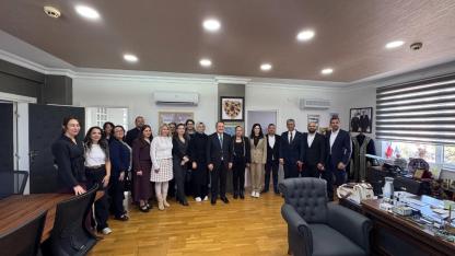 Antalya İl Sağlık Müdürü Özkan'a sürpriz doğum günü kutlaması