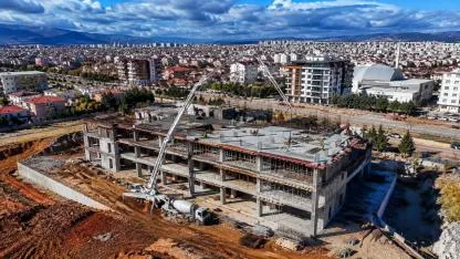 Antalya Kepez’de okul inşaatında milyonluk hata! Ceza yok, görev devam