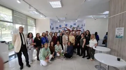 Antalya'da "Tuvaldeki Kanat Sesleri" resim sergisi açıldı