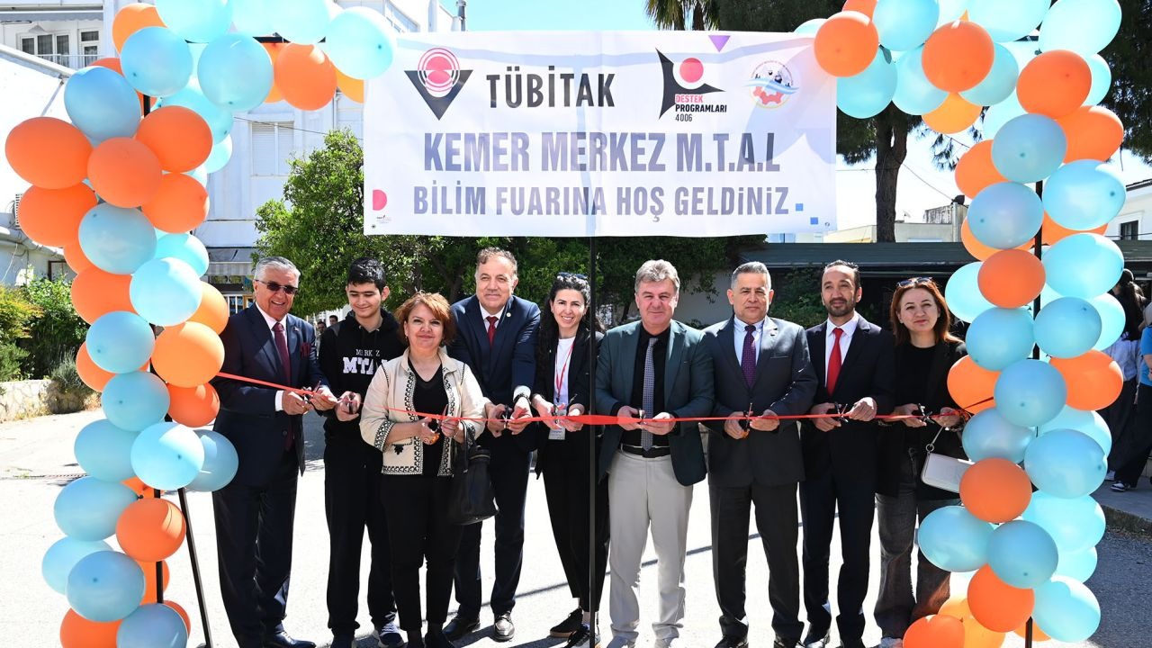 Kemer’de TÜBİTAK 4006 Bilim Fuarı