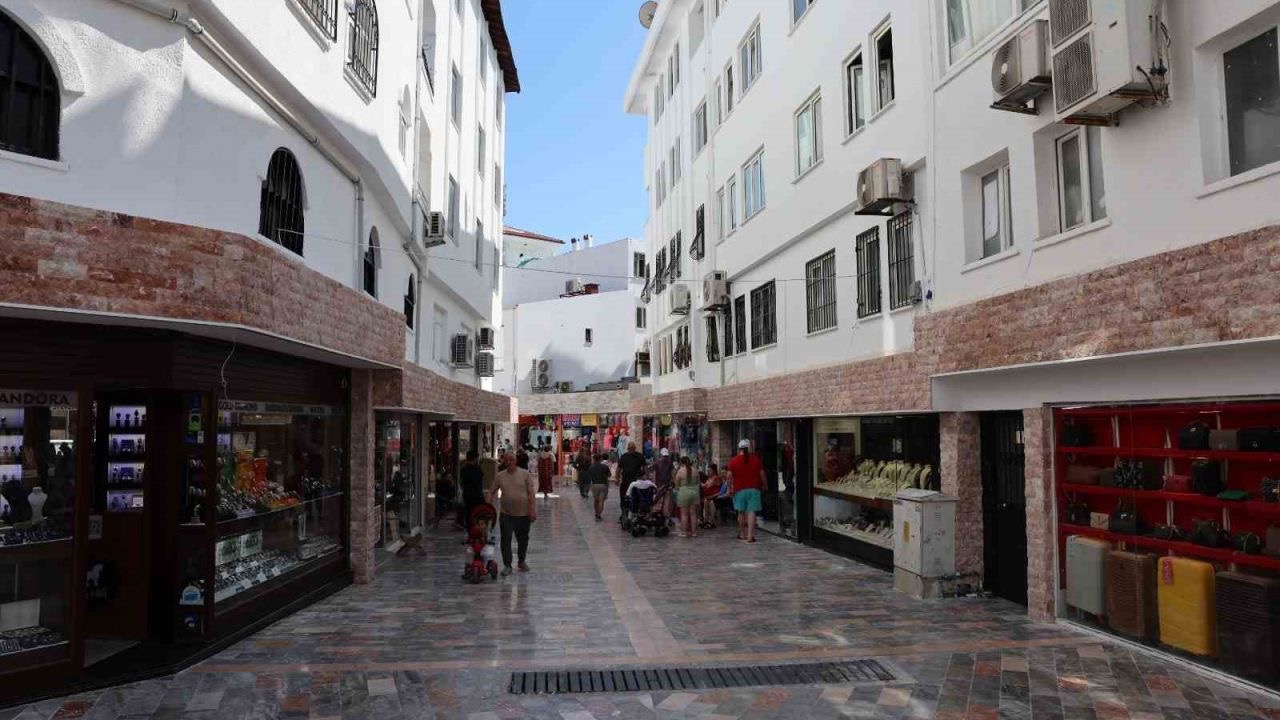 Marmaris çarşı bölgesinde çalışmalarda sona gelindi