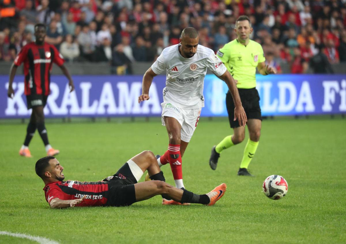 Antalyaspor, Gaziantep’te Erol Bulut yönetiminde ilk maçında 3-2 yenildi
