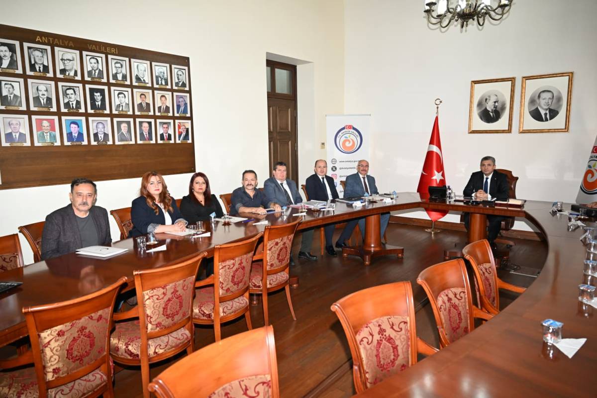 Vali Şahin, Kızılarık krizini çözmek için tarafları aynı masada buluşturdu