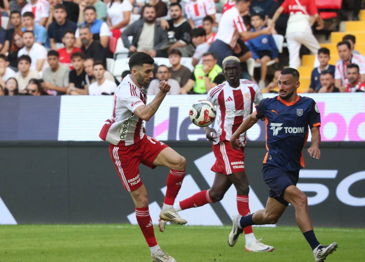 Antalyaspor tel tel dökülüyor!