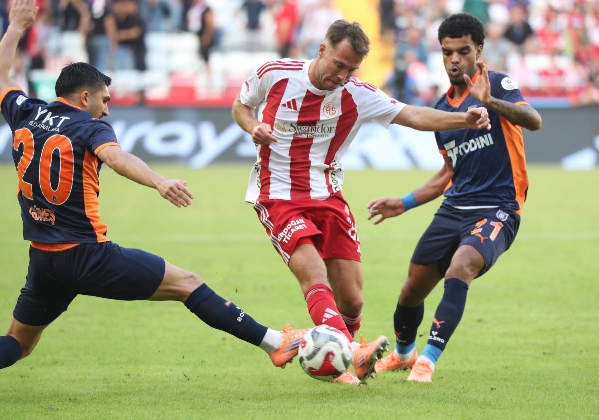 Antalyaspor tel tel dökülüyor!