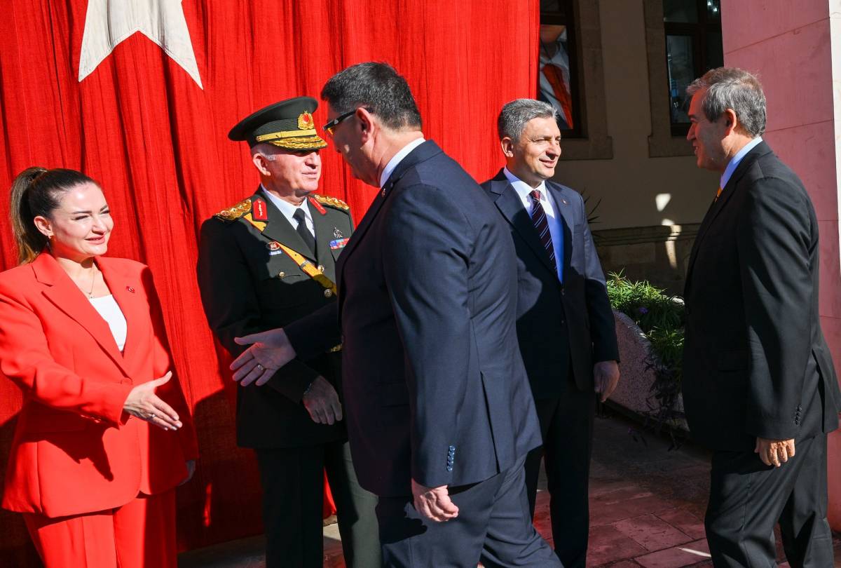 Vali Hulusi Şahin’in ev sahipliğinde Tebrikat Kabul Töreni gerçekleşti