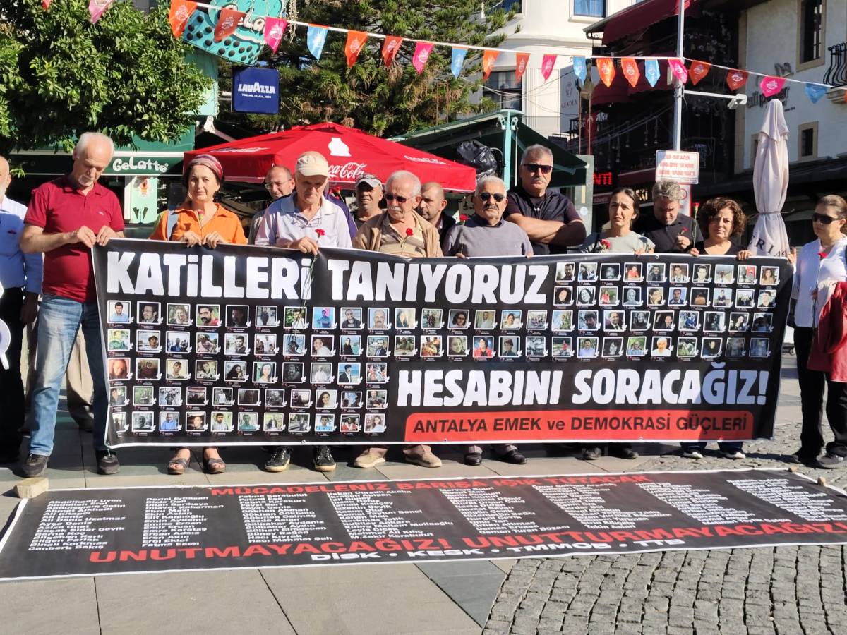 10 Ekim katliamı 10. yılında Antalya’da anıldı