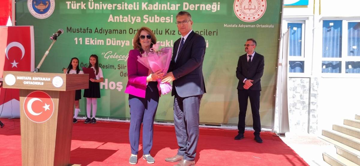 Antalya’da kız çocukları için farkındalık etkinliği: “Geleceğim Ellerimde”