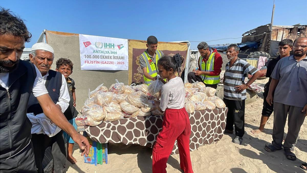 Antalya İHH’den Gazze’ye 100 Bin ekmek desteği
