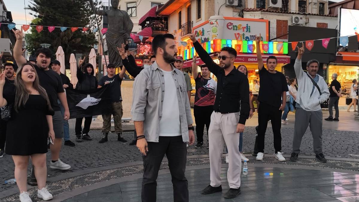 Zafer Partisi gençleri tepkilerini dile getirdi