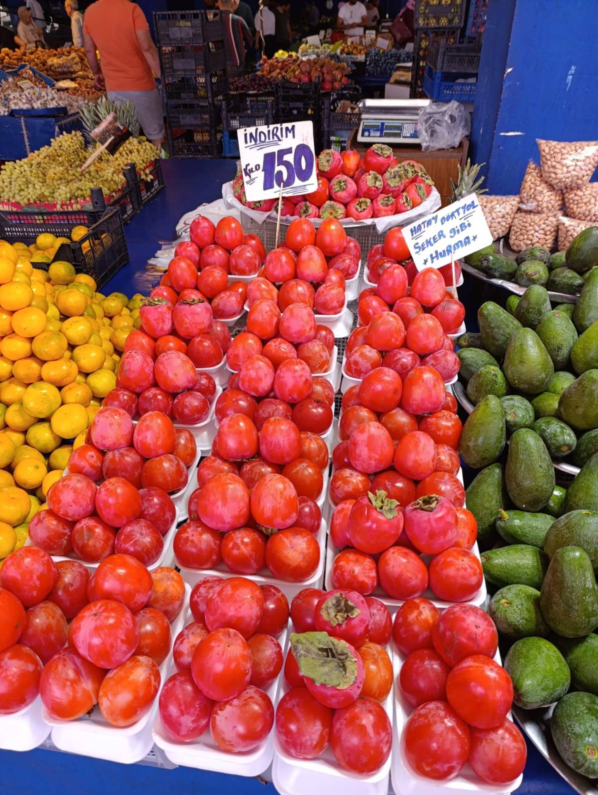 Antalya semt pazarında Hurma fiyatları cep yakıyor