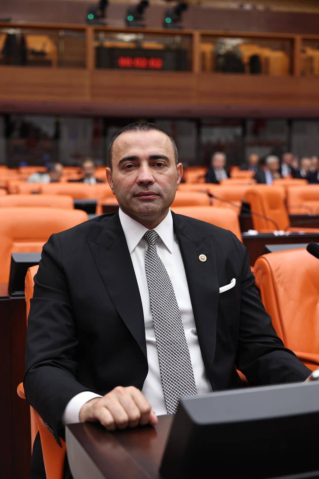 CHP’li Kaya: “Vatandaşlar elektrik şirketleri tarafından ucuz elektrik vaadiyle kandırılıyor!”