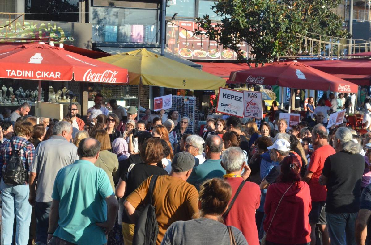 CHP Antalya Kadın Kolları'ndan 